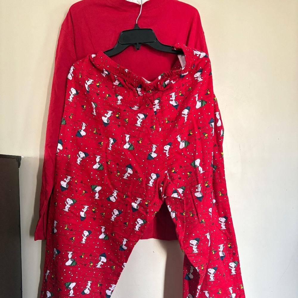 Peanuts; pajama set, men's size XL, brand new, tags, NWT, holiday